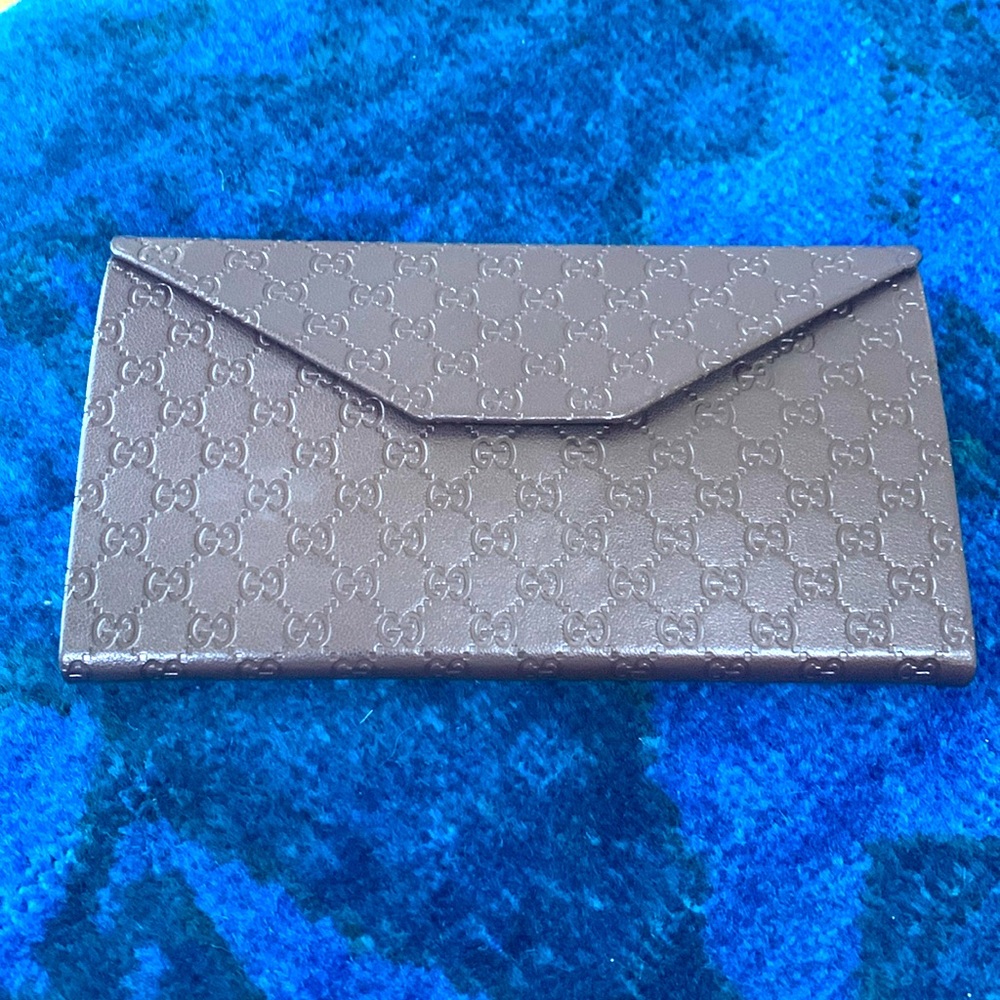 NWOT Gucci glass case